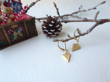 Load image into Gallery viewer, Gold Heart Dangle Earrings