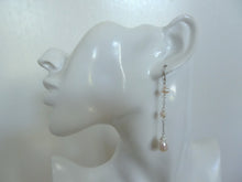 Load image into Gallery viewer, Pearl Station Chain Earrings Success