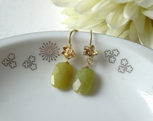 Load image into Gallery viewer, Olive Jade Gold Flower Earrings