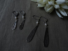 Load image into Gallery viewer, Textured metal drop earrings with pearl