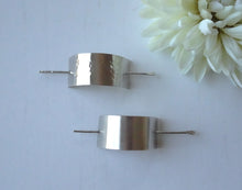 Load image into Gallery viewer, Hammered texture hair slide and Smooth texture hair slide.