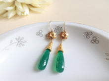 Load image into Gallery viewer, Exotic Emerald green Drop Earrings.