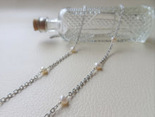 Load image into Gallery viewer, Pearls Sunglasses Chain, Silver Eyewear Jewelry