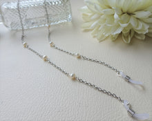 Load image into Gallery viewer, Pearls Sunglasses Chain, Silver Eyewear Jewelry