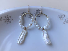 Load image into Gallery viewer, Pearl Hoop Earrings, Keshi Pearl, Bridal Pearl Jewelry.