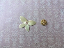 Load image into Gallery viewer, Butterfly Brooch Pin, Gold Butterfly Hat Pin, Lapel Pin.