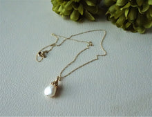 Load image into Gallery viewer, Pearl Solitaire Necklace, Gold Baroque Pearl Necklace