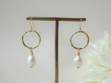Load image into Gallery viewer, Gold Pearl Earirngs