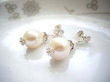 Load image into Gallery viewer, Baroque Pearl Wedding Earrings