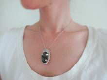 Load image into Gallery viewer, Labradorite Avant-Garde Brooch Pendant, Obidome.