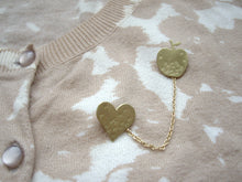 Load image into Gallery viewer, Ginkgo, Leaf Brooch Pin, Hat, Shawl, Sweater Pin, Woodland Accessory.
