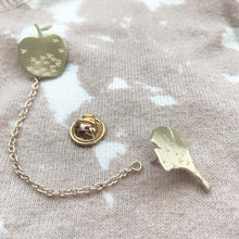 Load image into Gallery viewer, Mother and Baby Cat Brooch, Cat Hat Pin, Feline Gifts.