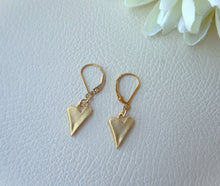Load image into Gallery viewer, Gold Heart Dangle Earrings