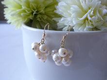 Load image into Gallery viewer, Fresh Water Pearl Cluster Short Earrings