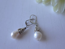 Load image into Gallery viewer, Bali Pearl Earrings