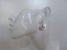 Load image into Gallery viewer, Fresh Water Pearl Cluster Short Earrings