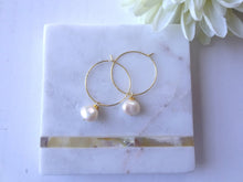 Load image into Gallery viewer, Gold Hoop Pearl Earrings