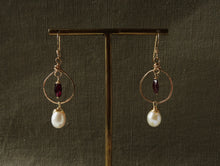 Load image into Gallery viewer, Garnet and pearl earrings