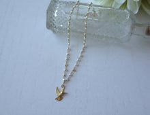 Load image into Gallery viewer, Gold Humming Bird Pearl Chain Necklace