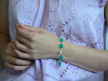 Load image into Gallery viewer, Green Onyx Heart Clasp Bracelet
