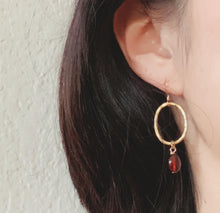 Load image into Gallery viewer, Gold Open Oval Earrings with Garnet