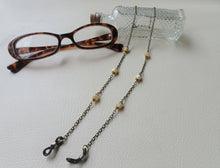 Load image into Gallery viewer, Antique Bronze Mother of Pearls Eyeglasses Holder