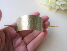 Load image into Gallery viewer, Gold Hammered Texture Hair Cuff