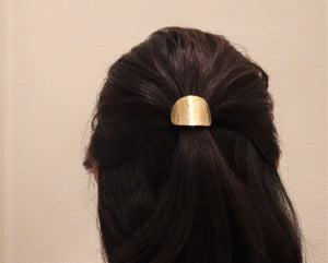 Minimalist Brass Hair Cuff, Hammered Oval Metal Hair Jewelry on model