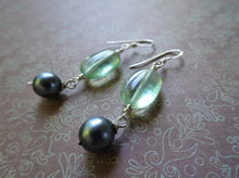 Load image into Gallery viewer, Green Fluorite Earrings With Black Pearl