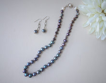 Load image into Gallery viewer, Peacock Pearl Chain Earrings