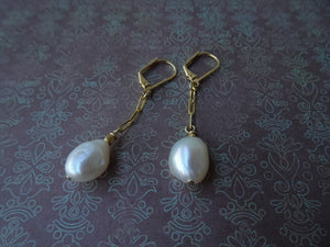 Solitaire Pearl Chain Earrings