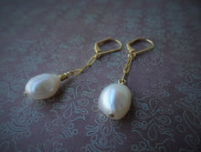 Load image into Gallery viewer, Solitaire Pearl Chain Earrings