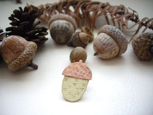 Load image into Gallery viewer, Acorn Pin Brooch, Woodland Fall Accessory, Hat, Shawl Pin.