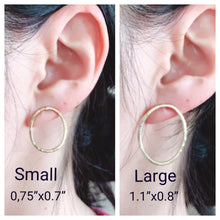 Load image into Gallery viewer, Modern loop earrings, Minimalist jewelry, Gold studs, Oval link.