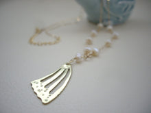 Load image into Gallery viewer, Gold Butterfly Wing Necklace with Pearl.