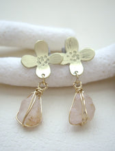 Load image into Gallery viewer, Gold Flower Earrings With Raw Rose Quartz.