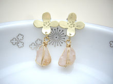 Load image into Gallery viewer, Gold Flower Earrings With Raw Rose Quartz.